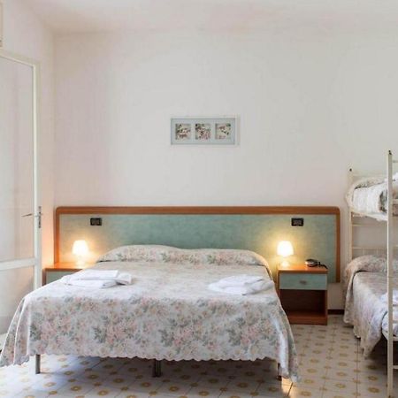Hotel Levante Sul Mare Lido Di Savio Buitenkant foto