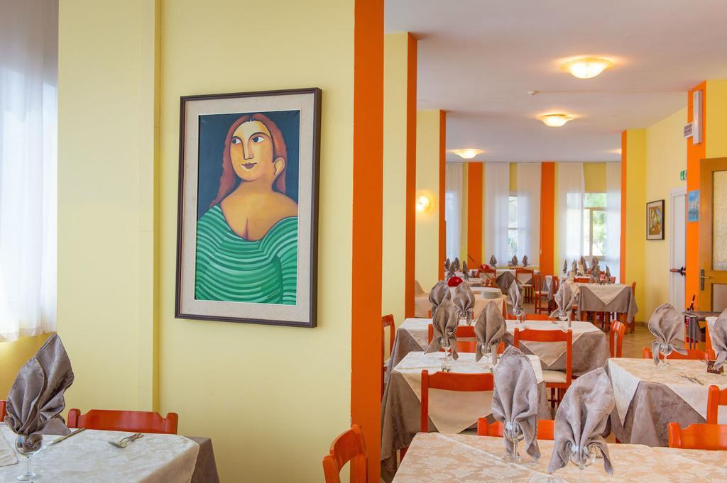 Hotel Levante Sul Mare Lido Di Savio Buitenkant foto