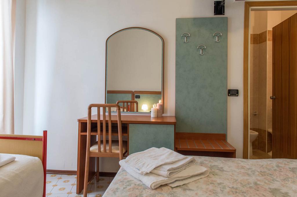 Hotel Levante Sul Mare Lido Di Savio Buitenkant foto